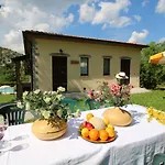 In Marche With Pool And Mountain Views