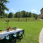 度假居 In Marche With Pool And Mountain Views *