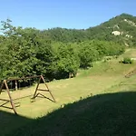 In Marche With Pool And Mountain Views 度假居