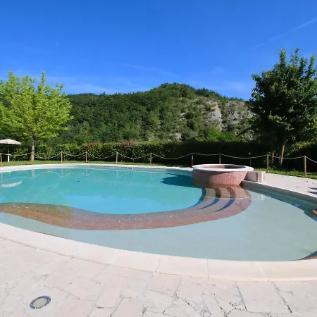 In Marche With Pool And Mountain Views *