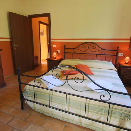 In Marche With Pool And Mountain Views *