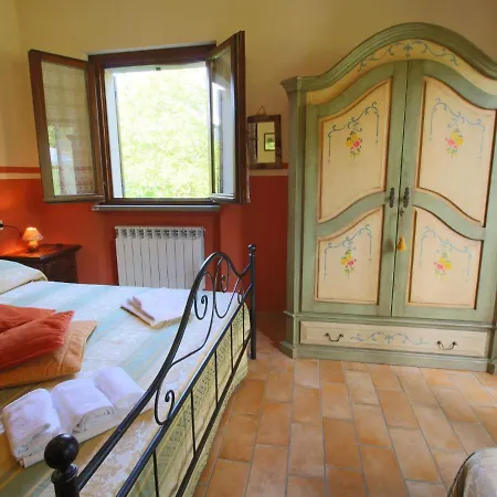 In Marche With Pool And Mountain Views Tatil Evi