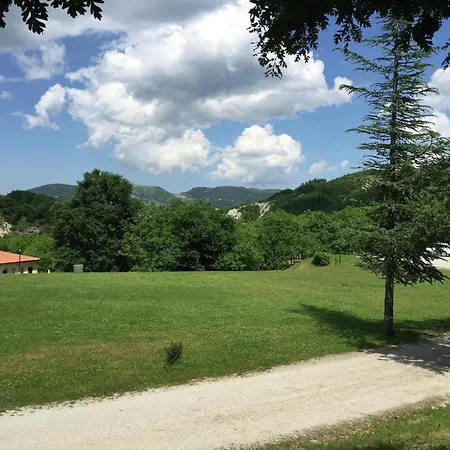 度假居 In Marche With Pool And Mountain Views *